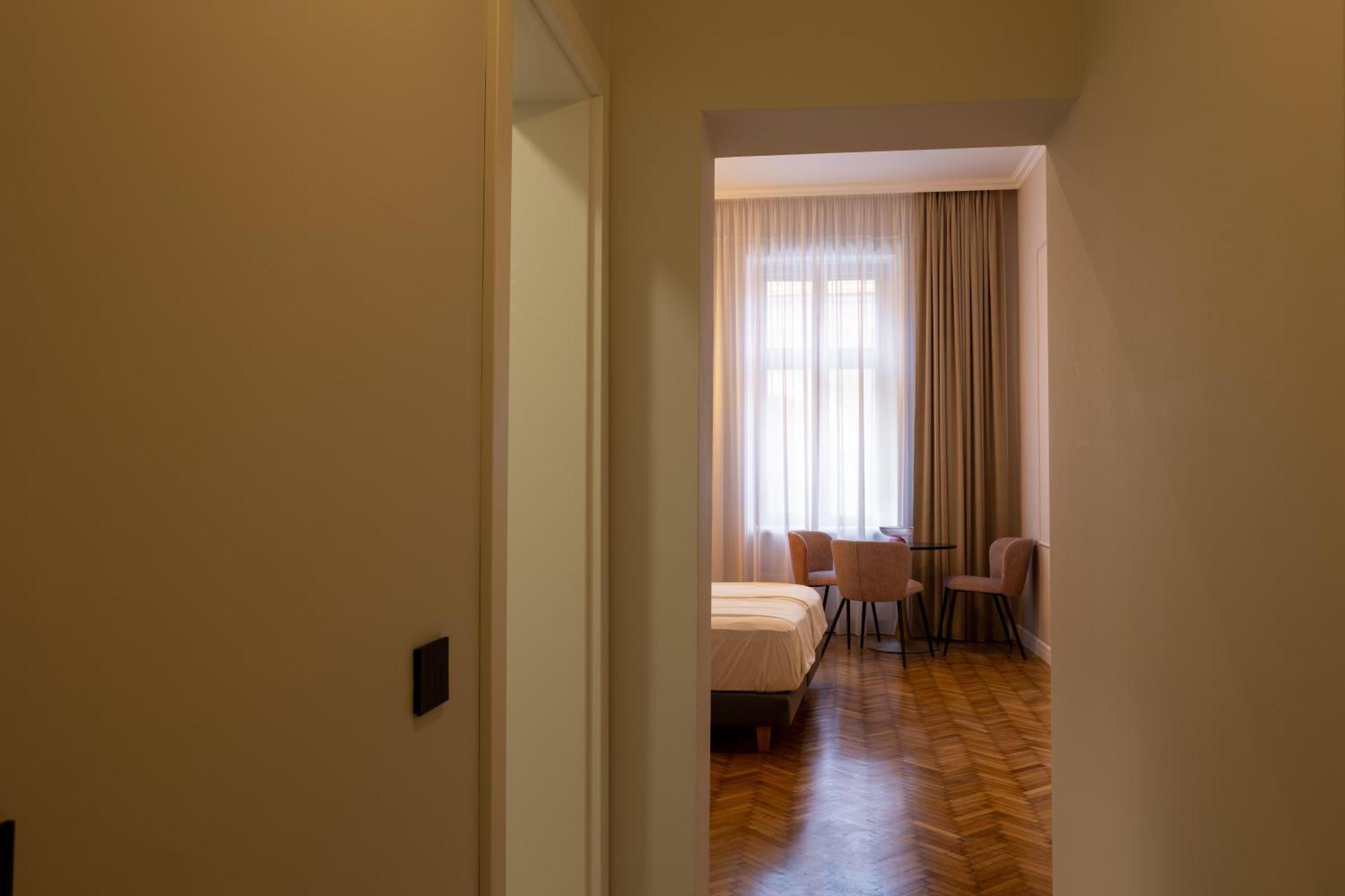 Bloom Downtown Suites クルージュ＝ナポカ エクステリア 写真