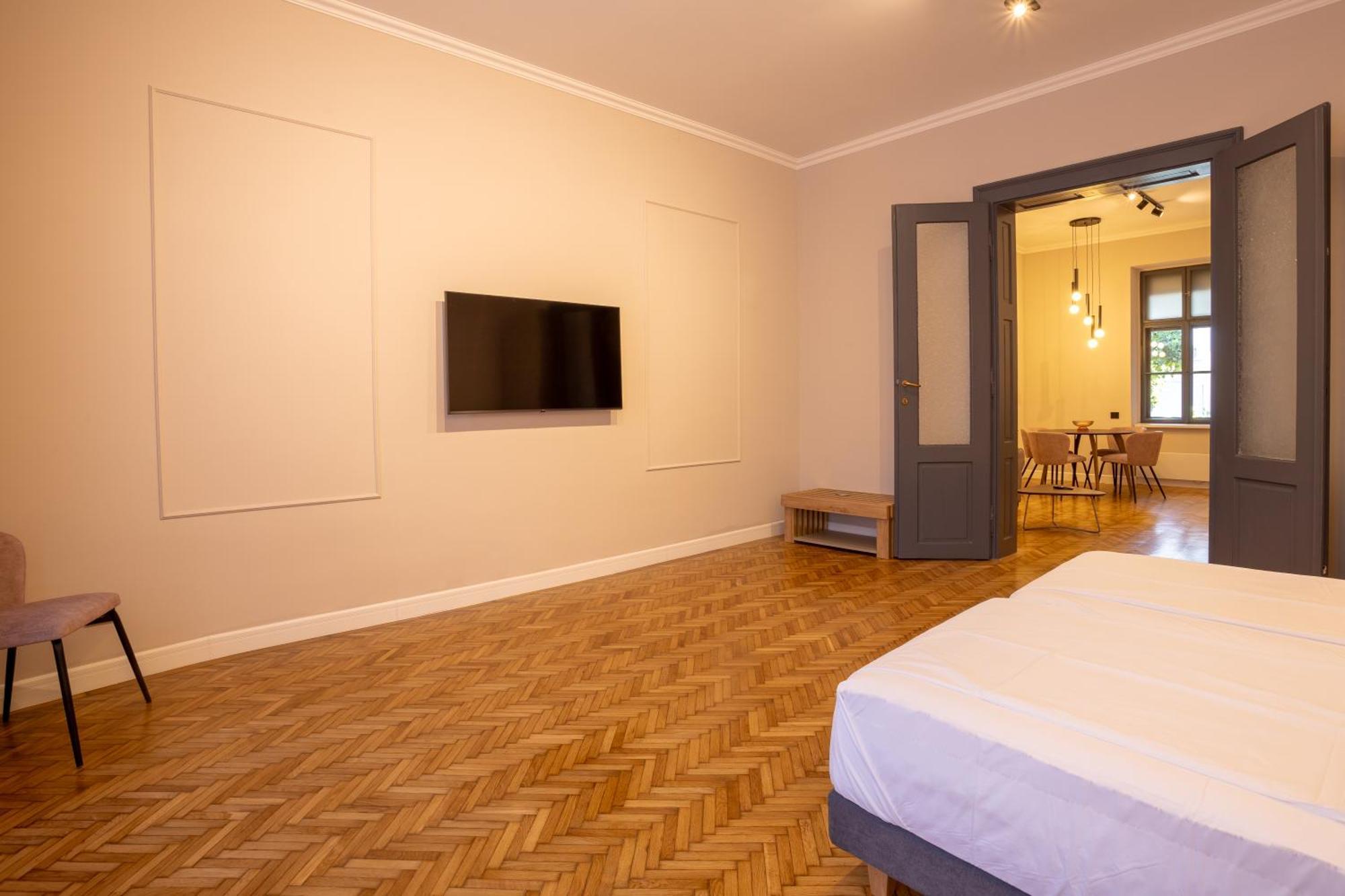 Bloom Downtown Suites クルージュ＝ナポカ エクステリア 写真